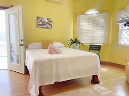 Skyline Suites Sunset Room 1 Bedroom Home by RedAwning