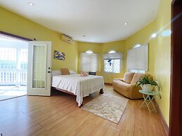 Skyline Suites Sunset Room 1 Bedroom Home by RedAwning