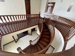 Skyline Suites Sunset Room 1 Bedroom Home by RedAwning