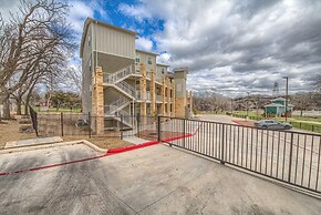 Ag 303 Gruene Penthouse Retreat 4 Bedroom Condo by RedAwning