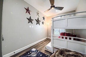 Ag 303 Gruene Penthouse Retreat 4 Bedroom Condo by RedAwning