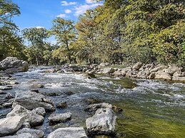Ag 303 Gruene Penthouse Retreat 4 Bedroom Condo by RedAwning