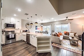 Ag 303 Gruene Penthouse Retreat 4 Bedroom Condo by RedAwning