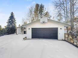 208 Tenderfoot 5 Bedroom Home by RedAwning