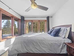 208 Tenderfoot 5 Bedroom Home by RedAwning