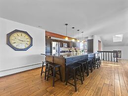 208 Tenderfoot 5 Bedroom Home by RedAwning