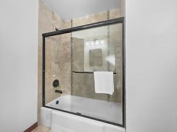 208 Tenderfoot 5 Bedroom Home by RedAwning