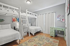 The Rookery Iii 5001 3 Bedroom Cottage by RedAwning