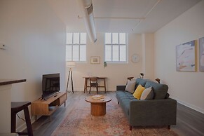 CozySuitesThe Block w Skybridge Access 2