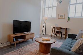 CozySuitesThe Block w Skybridge Access 2