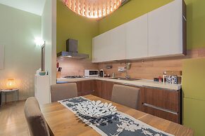 Central Cozy Apartment 70m2 In '700s Baroque Building