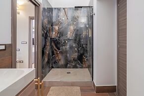 Central Cozy Apartment 70m2 In '700s Baroque Building