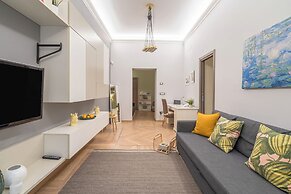 Central Cozy Apartment 70m2 In '700s Baroque Building