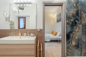 Central Cozy Apartment 70m2 In '700s Baroque Building