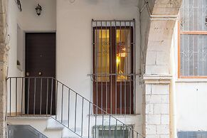 Central Cozy Apartment 70m2 In '700s Baroque Building