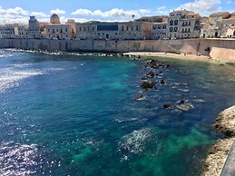 Central Cozy Apartment 70m2 In '700s Baroque Building