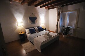 Historical 1400 Ft2 Apartment At Temple Of Apollo