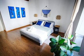 Historical 1400 Ft2 Apartment At Temple Of Apollo