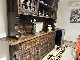 Historical 1400 Ft2 Apartment At Temple Of Apollo