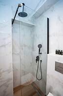 Luxury Suites with JACUZZI by Sea&theCity