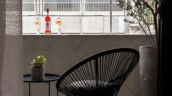 Luxury Suites with JACUZZI by Sea&theCity