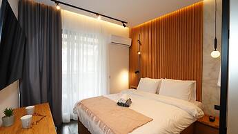 Luxury Suites with JACUZZI by Sea&theCity