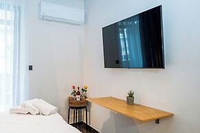 Luxury Suites with JACUZZI by Sea&theCity