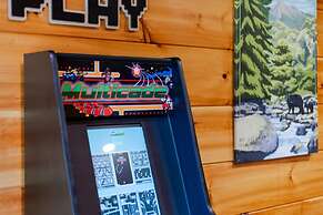 Whispering Pines Retreat By Ghosal Luxury Lodging