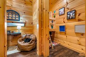 Whispering Pines Retreat By Ghosal Luxury Lodging