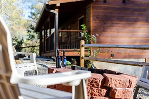 Whispering Pines Retreat By Ghosal Luxury Lodging