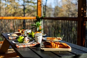 Whispering Pines Retreat By Ghosal Luxury Lodging