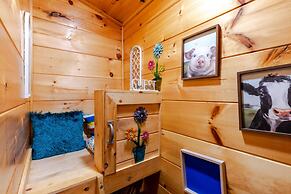 Whispering Pines Retreat By Ghosal Luxury Lodging