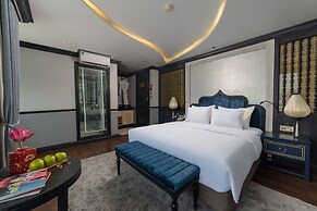 Lotus D'Orient Cruise