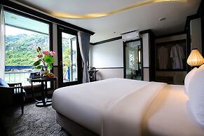 Lotus D'Orient Cruise