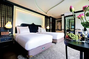 Lotus D'Orient Cruise