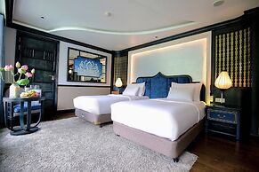 Lotus D'Orient Cruise