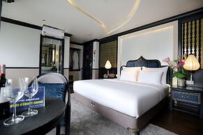 Lotus D'Orient Cruise