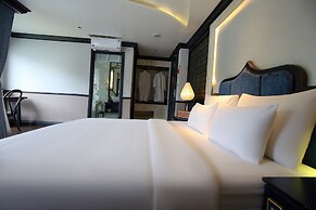 Lotus D'Orient Cruise