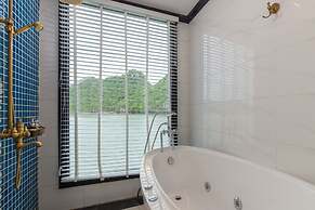 Lotus D'Orient Cruise