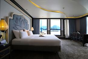 Lotus D'Orient Cruise