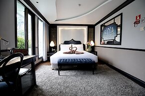 Lotus D'Orient Cruise