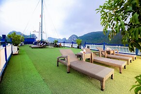 Lotus D'Orient Cruise