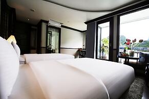 Lotus D'Orient Cruise