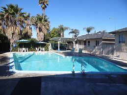 Elsinore Hot Springs & Lodge