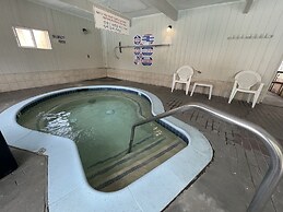 Elsinore Hot Springs & Lodge