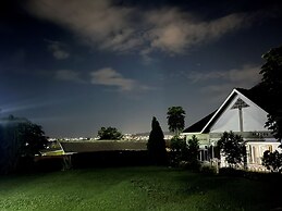 Charming 5-bed House in Kigali