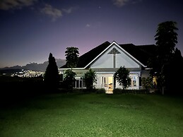 Charming 5-bed House in Kigali