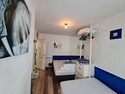 Nice 2 Double Bed in Sunny House in Amsterdam West