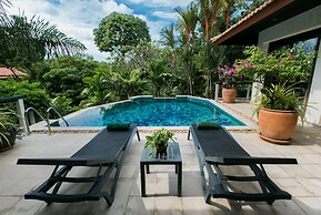 Katamanda Villa Chanti pool with gardens near Kata beach