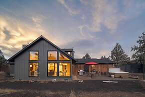 The Gem Estate by Avantstay Modern Farmhouse w/ Lavender Fields + Hot 